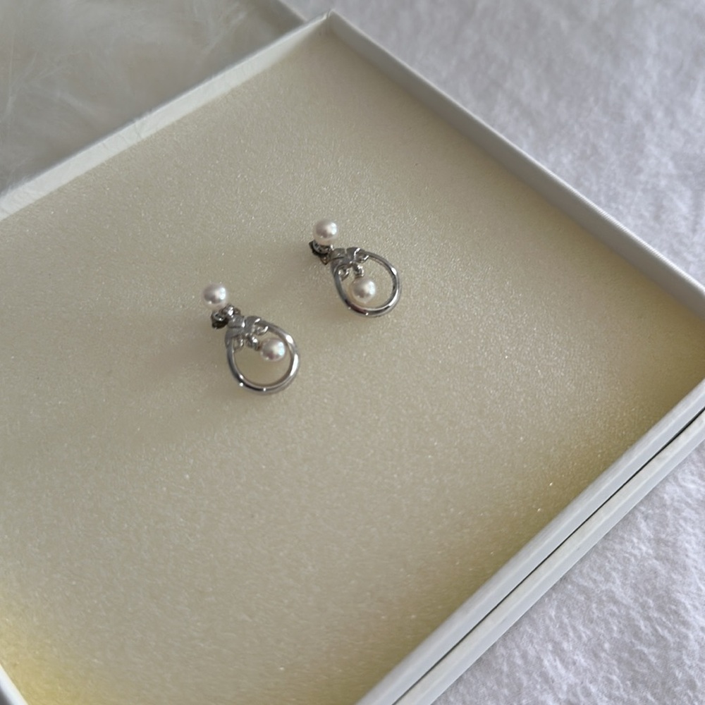 Vintage Mikimoto Silver Drop Pearl Earrings and Necklace - Picture 4 of 7